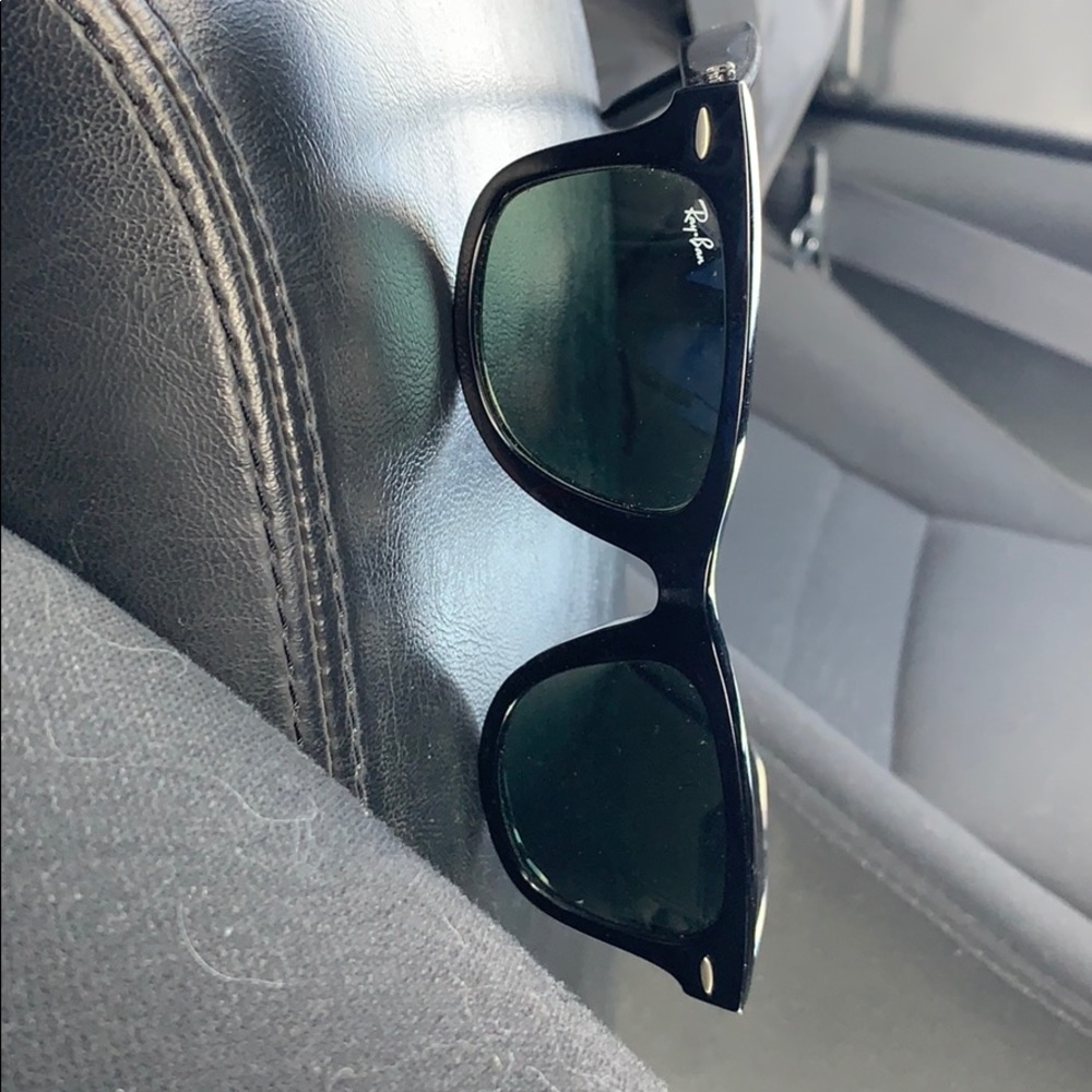 Black Wayfarer Raybans
